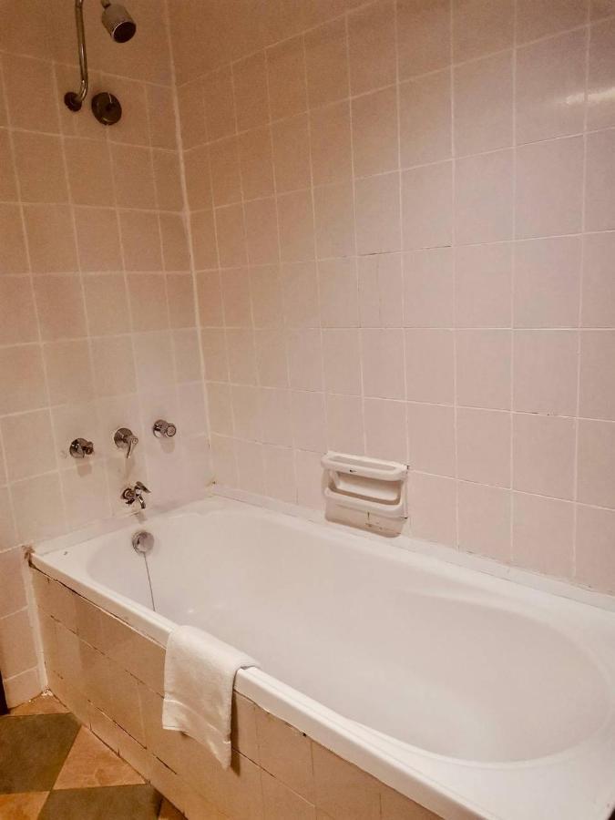 Seaview Deluxe Studio Couples Room S Tanjung Bungah (Penang) Exterior photo