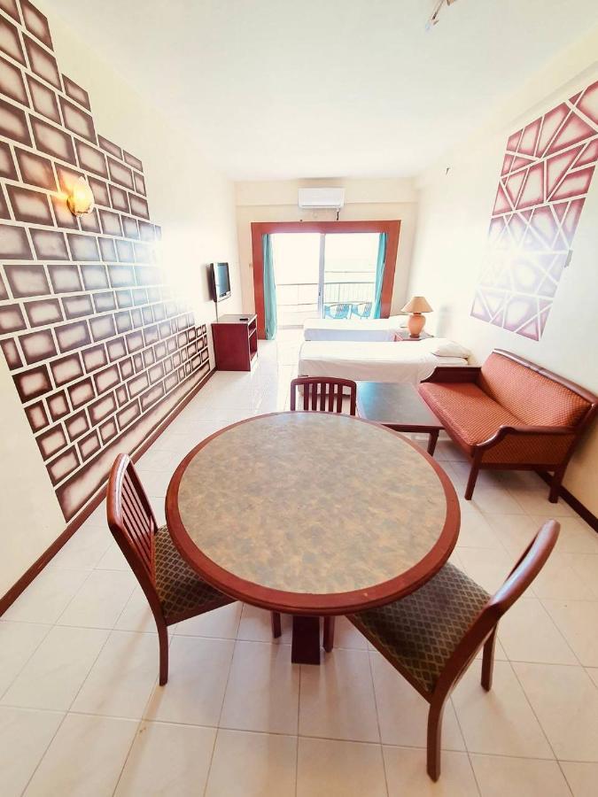 Seaview Deluxe Studio Couples Room S Tanjung Bungah (Penang) Exterior photo