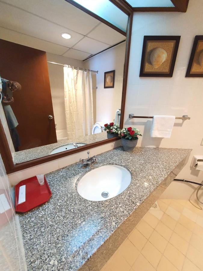 Seaview Deluxe Studio Couples Room S Tanjung Bungah (Penang) Exterior photo
