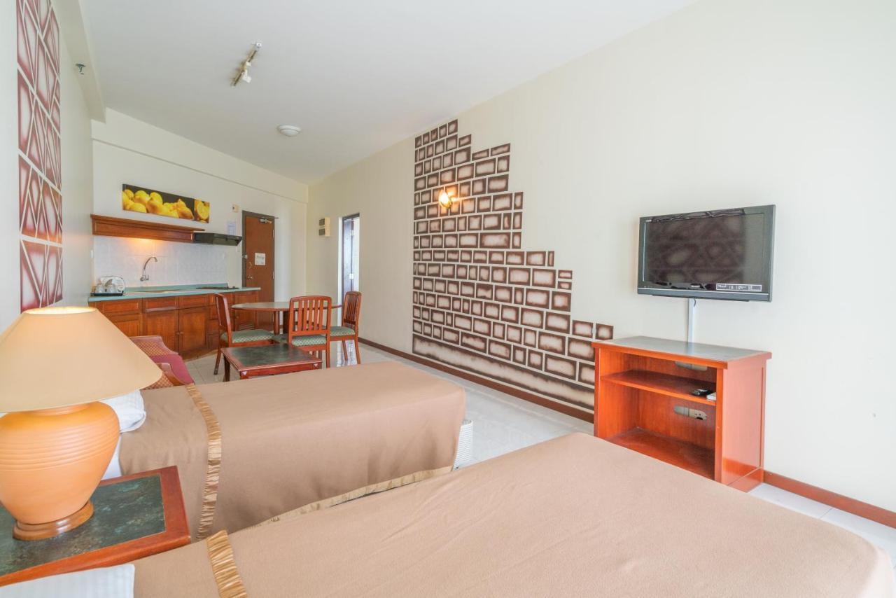 Seaview Deluxe Studio Couples Room S Tanjung Bungah (Penang) Exterior photo