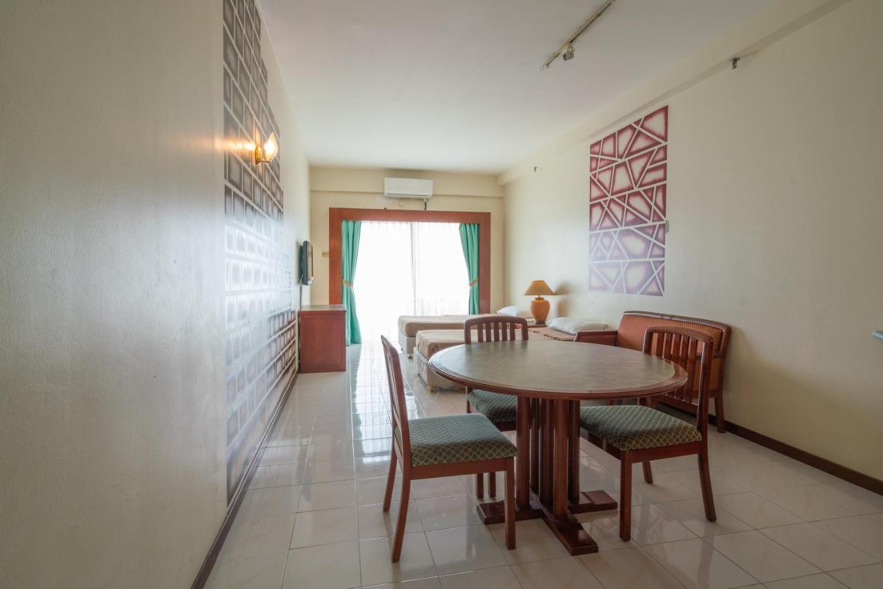 Seaview Deluxe Studio Couples Room S Tanjung Bungah (Penang) Exterior photo
