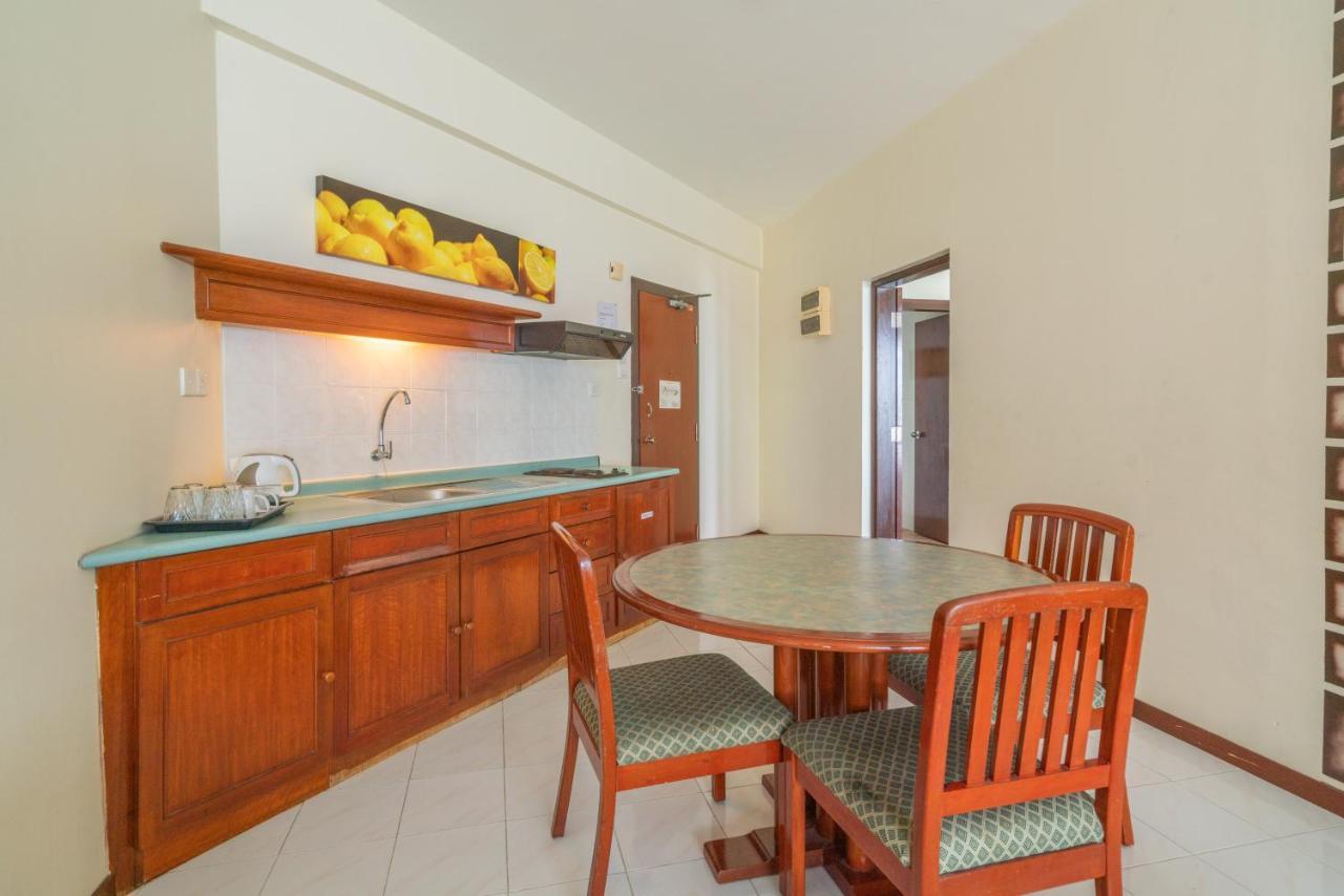 Seaview Deluxe Studio Couples Room S Tanjung Bungah (Penang) Exterior photo