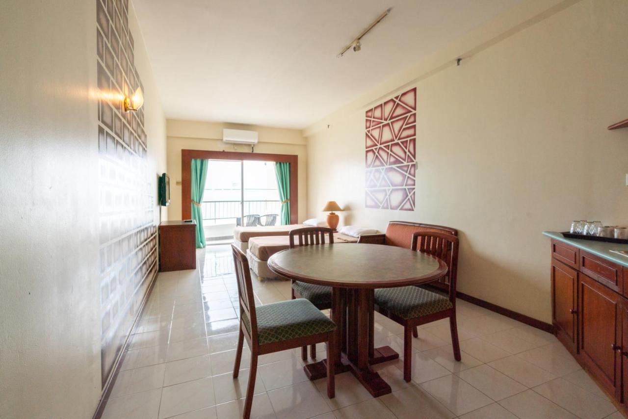 Seaview Deluxe Studio Couples Room S Tanjung Bungah (Penang) Exterior photo