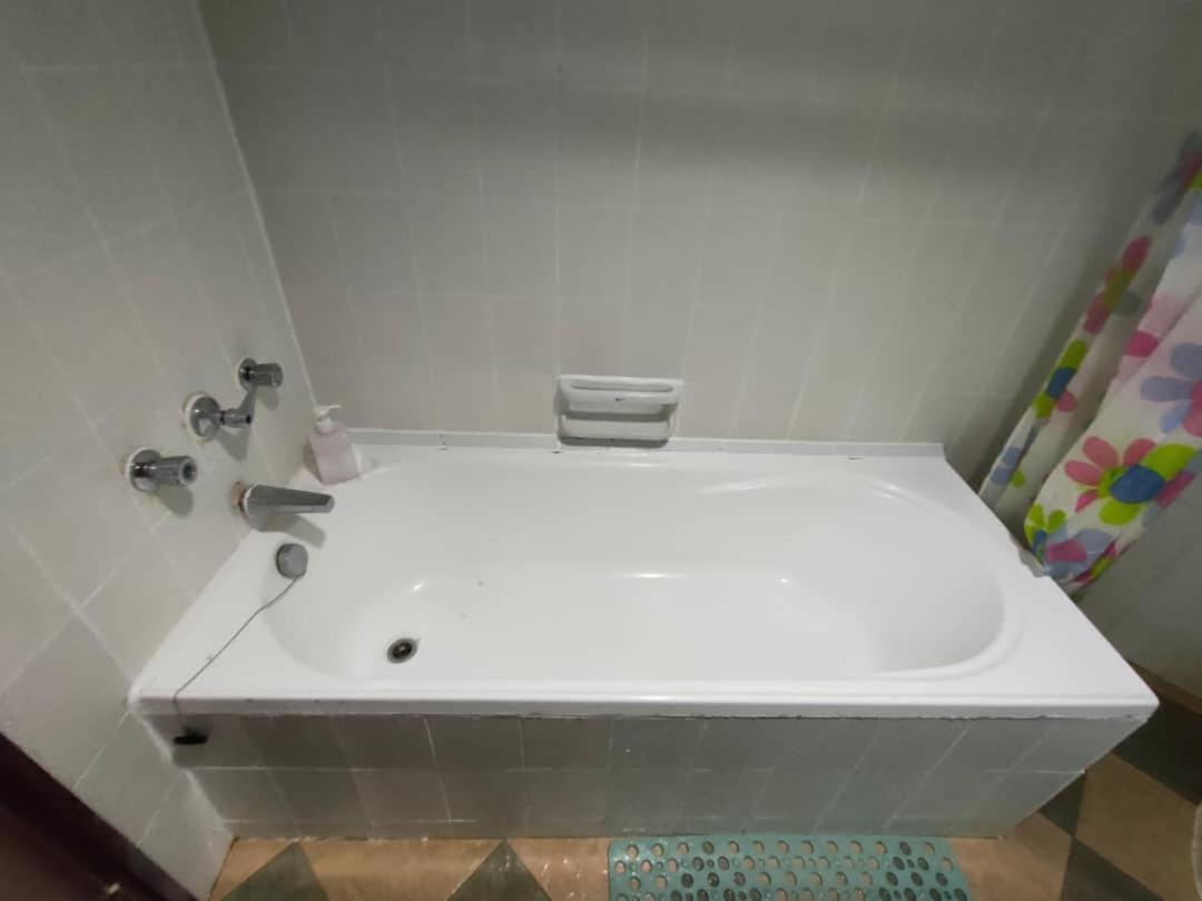 Seaview Deluxe Studio Couples Room S Tanjung Bungah (Penang) Exterior photo