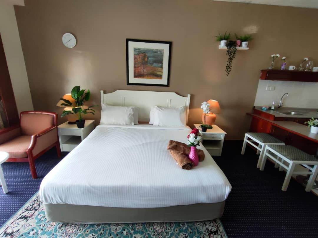 Seaview Deluxe Studio Couples Room S Tanjung Bungah (Penang) Exterior photo
