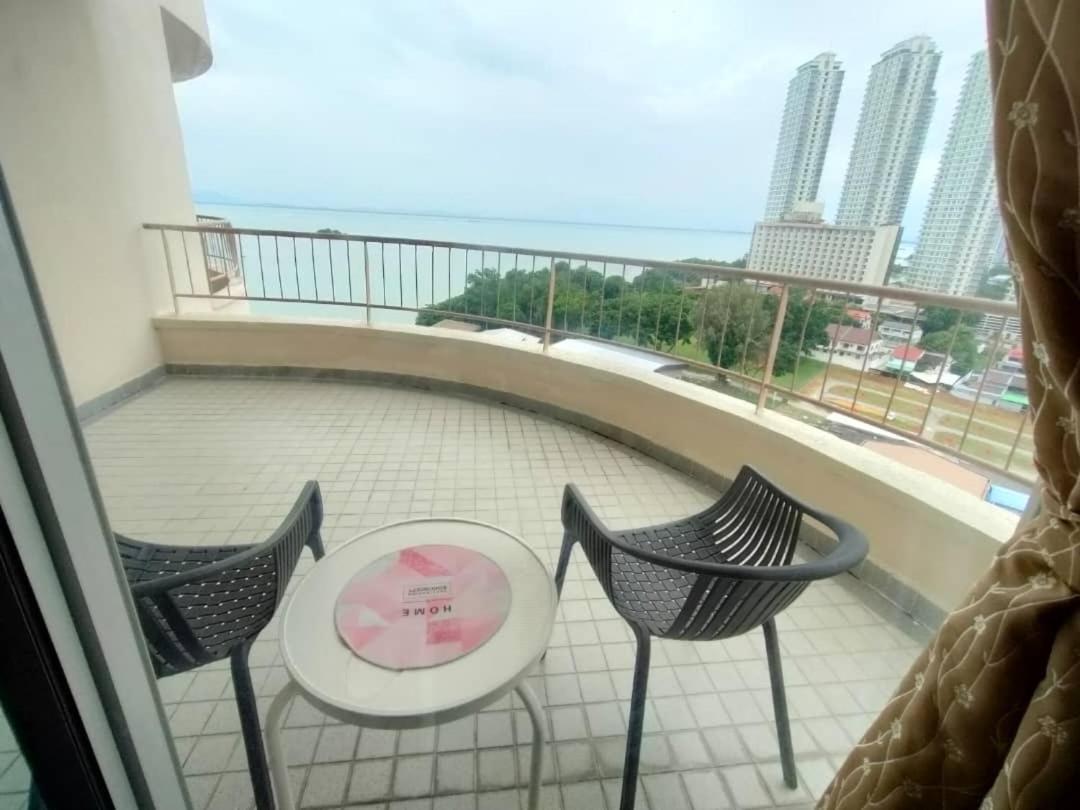 Seaview Deluxe Studio Couples Room S Tanjung Bungah (Penang) Exterior photo